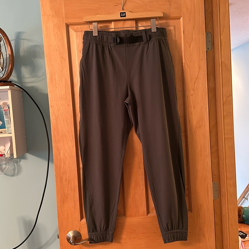 Athleta Quest jogger- size 12